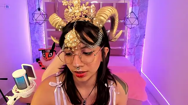 Snapshot of Nami_usagi chatting on January 6, 2025, 3:19 pm Nami usagi online show from January 6, 2025, 3:19 pm