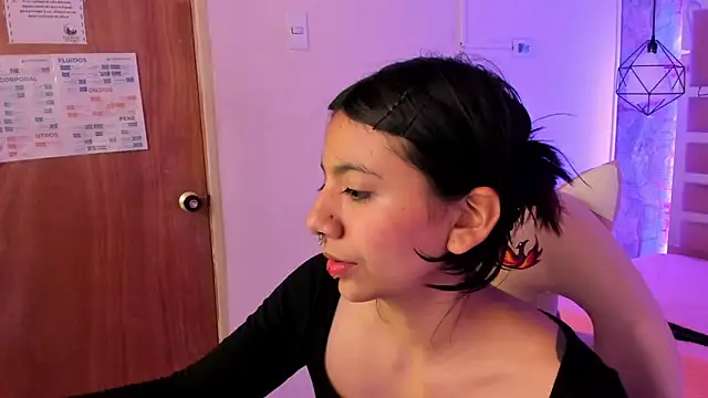 Snapshot of Nami_usagi chatting on January 12, 2025, 3:36 pm Nami usagi online show from January 12, 2025, 3:36 pm