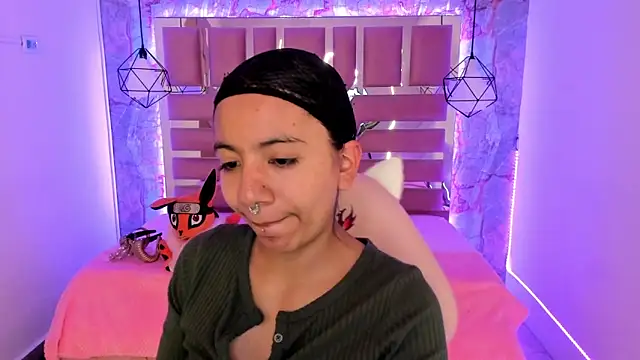 Snapshot of Nami_usagi chatting on January 17, 2025, 12:31 pm Nami usagi online show from January 17, 2025, 12:31 pm