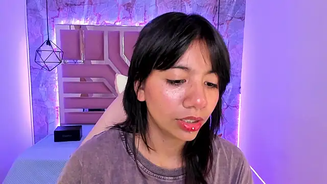 Snapshot of Nami_usagi chatting on February 14, 2025, 3:58 pm Nami usagi online show from February 14, 2025, 3:58 pm