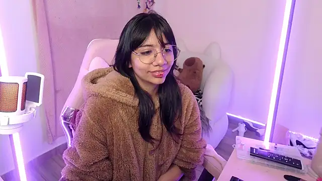 Snapshot of Nami_usagi chatting on September 10, 2025, 4:18 pm Nami usagi online show from September 10, 2025, 4:18 pm