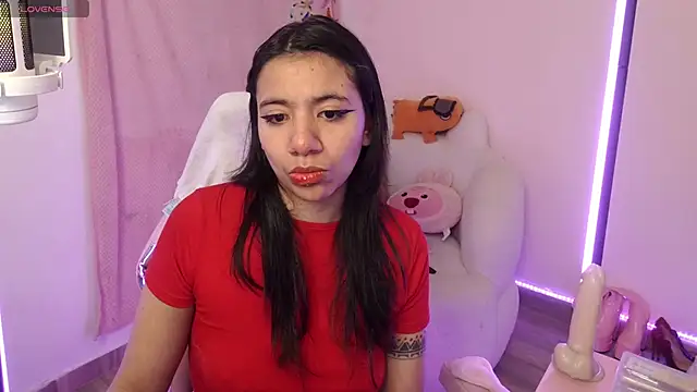 Snapshot of Nami_usagi chatting on October 17, 2025, 5:37 pm Nami usagi online show from October 17, 2025, 5:37 pm