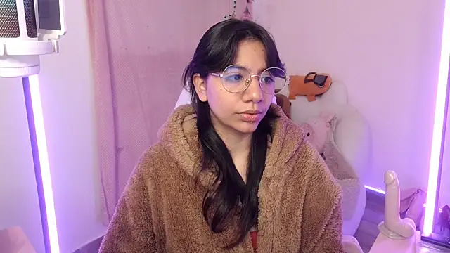 Snapshot of Nami_usagi chatting on October 19, 2025, 10:32 pm Nami usagi online show from October 19, 2025, 10:32 pm