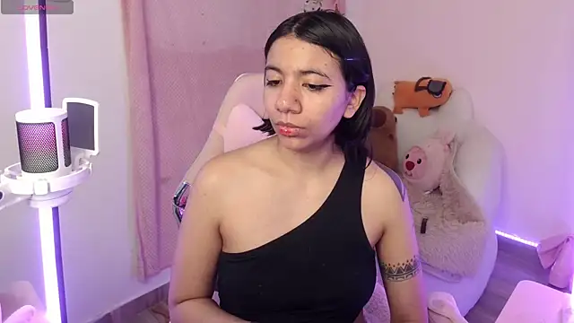 Snapshot of Nami_usagi chatting on October 21, 2025, 12:39 pm Nami usagi online show from October 21, 2025, 12:39 pm