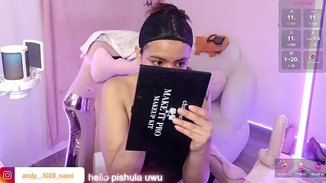 Snapshot of Nami_usagi chatting on October 22, 2025, 3:23 pm Nami usagi online show from October 22, 2025, 3:23 pm