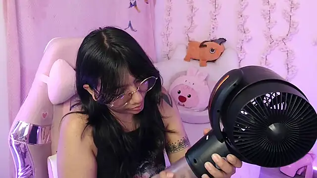 Snapshot of Nami_usagi chatting on November 27, 2025, 4:42 pm Nami usagi online show from November 27, 2025, 4:42 pm