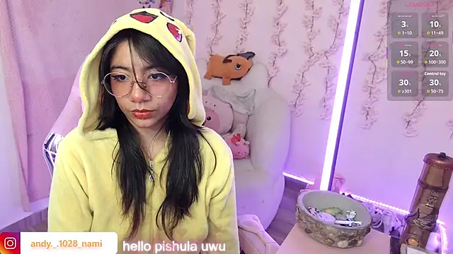 Snapshot of Nami_usagi chatting on December 1, 2025, 9:31 pm Nami usagi online show from December 1, 2025, 9:31 pm