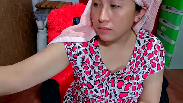 Snapshot of M_e_c_e_l chatting on November 6, 2025, 11:55 am M e c e l online show from November 6, 2025, 11:55 am