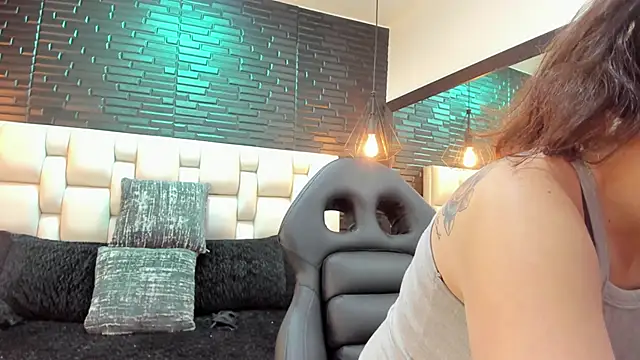 Salo Heaven online show from February 8, 2025, 1:44 pm