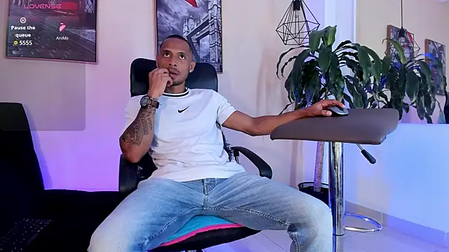 Sweet Alessandre online show from October 22, 2025, 7:13 pm