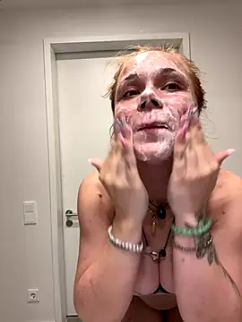 Snapshot of PennyPrincess chatting on October 1, 2025, 1:17 pm PennyPrincess online show from October 1, 2025, 1:17 pm