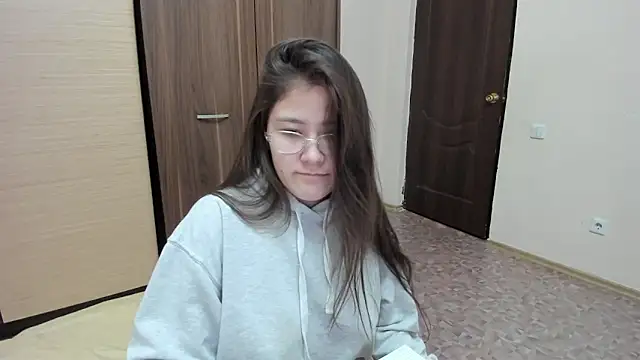 Snapshot of Riz_girl chatting on February 2, 2025, 4:32 pm Riz girl online show from February 2, 2025, 4:32 pm