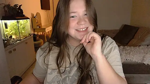 Snapshot of remirann_ chatting on December 4, 2024, 3:43 pm remirann online show from December 4, 2024, 3:43 pm