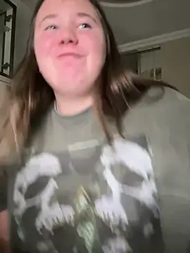 Snapshot of remirann_ chatting on December 15, 2024, 5:42 pm remirann online show from December 15, 2024, 5:42 pm