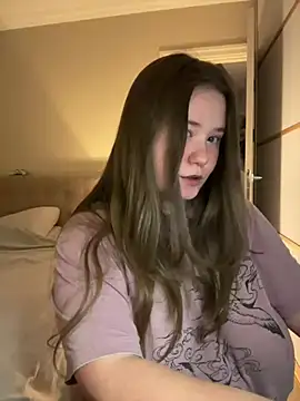 Snapshot of remirann_ chatting on January 31, 2025, 3:11 pm remirann online show from January 31, 2025, 3:11 pm