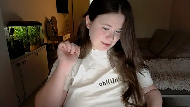 Snapshot of remirann_ chatting on March 2, 2025, 7:43 am remirann online show from March 2, 2025, 7:43 am