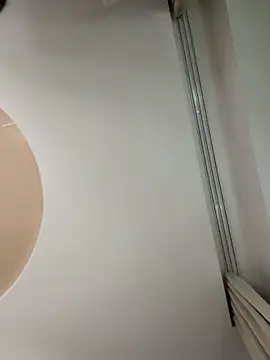 Snapshot of remirann_ chatting on September 25, 2025, 6:33 pm remirann online show from September 25, 2025, 6:33 pm