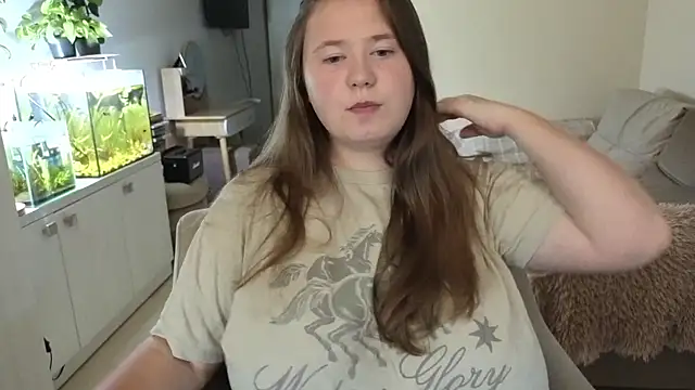 Snapshot of remirann_ chatting on September 29, 2025, 12:10 pm remirann online show from September 29, 2025, 12:10 pm