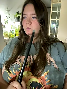 Snapshot of remirann_ chatting on October 10, 2025, 5:34 pm remirann online show from October 10, 2025, 5:34 pm