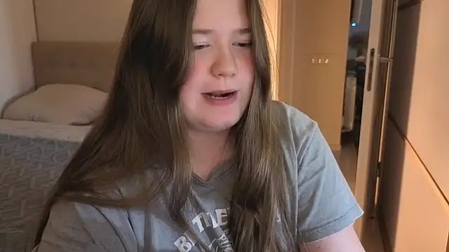 Snapshot of remirann_ chatting on October 20, 2025, 3:01 pm remirann online show from October 20, 2025, 3:01 pm