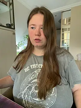 Snapshot of remirann_ chatting on October 21, 2025, 5:41 am remirann online show from October 21, 2025, 5:41 am