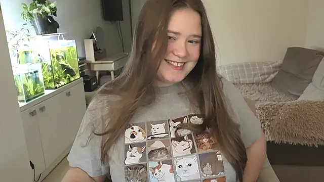 Snapshot of remirann_ chatting on November 10, 2025, 12:26 pm remirann online show from November 10, 2025, 12:26 pm