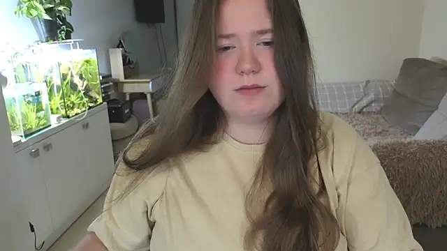 Snapshot of remirann_ chatting on November 29, 2025, 10:07 am remirann online show from November 29, 2025, 10:07 am