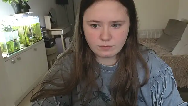 Snapshot of remirann_ chatting on December 18, 2025, 12:33 pm remirann online show from December 18, 2025, 12:33 pm