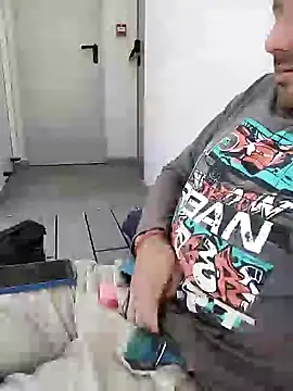 juandi21cm online show from February 6, 2025, 1:21 pm