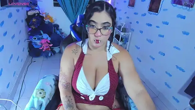 Snapshot of OnlyBluex chatting on October 18, 2025, 1:52 am OnlyBluex online show from October 18, 2025, 1:52 am