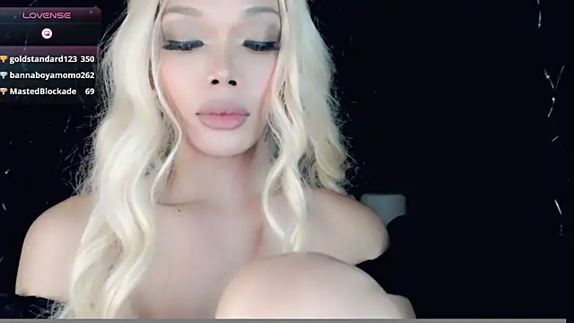 Snapshot of sugar_bbyxx chatting on December 28, 2024, 11:52 am sugar bbyxx online show from December 28, 2024, 11:52 am