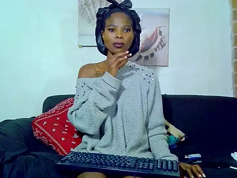 MissParis26 online show from February 4, 2025, 10:45 pm