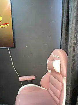 Lorena   online show from November 7, 2025, 9:26 pm