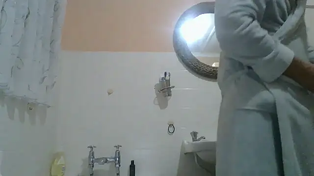 xykenrahxh online show from November 20, 2025, 7:57 pm