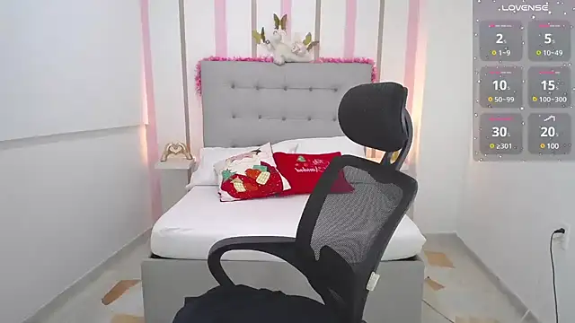 Anthonela love  online show from December 17, 2024, 7:04 pm