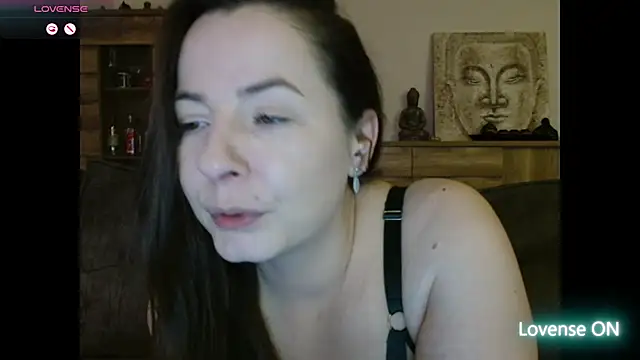 cristalines online show from March 12, 2025, 10:50 pm