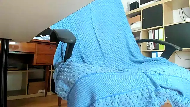 Snapshot of leccaleccafiga chatting on September 24, 2025, 3:37 pm leccaleccafiga online show from September 24, 2025, 3:37 pm