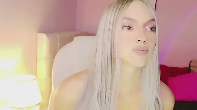 Snapshot of EvaEvangeline chatting on October 19, 2025, 5:30 am EvaEvangeline online show from October 19, 2025, 5:30 am