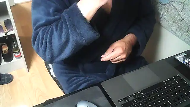 DUDURAxh online show from November 23, 2025, 2:06 pm