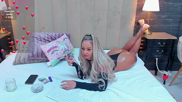 Snapshot of MelanieLexxx chatting on December 13, 2024, 8:26 pm MelanieLexxx online show from December 13, 2024, 8:26 pm