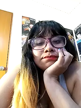 Snapshot of PokeGirld chatting on December 4, 2024, 5:16 am PokeGirld online show from December 4, 2024, 5:16 am