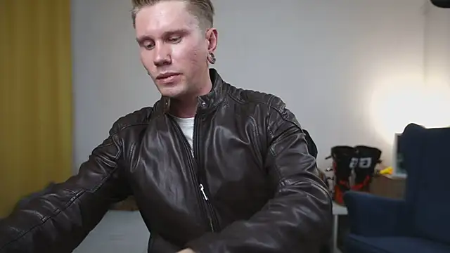 Snapshot of kevin-park chatting on October 3, 2025, 3:20 pm kevin-park online show from October 3, 2025, 3:20 pm