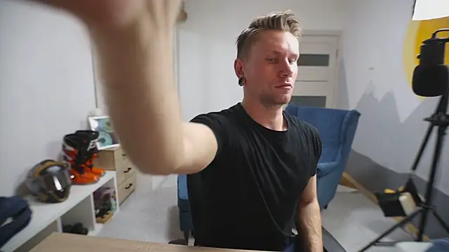 Snapshot of kevin-park chatting on October 6, 2025, 12:24 pm kevin-park online show from October 6, 2025, 12:24 pm