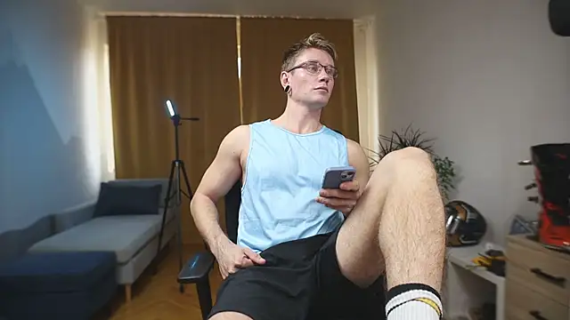 Snapshot of kevin-park chatting on October 31, 2025, 11:44 am kevin-park online show from October 31, 2025, 11:44 am