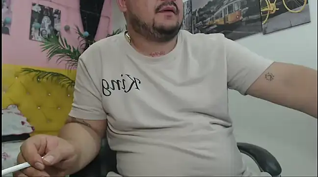 Snapshot of oso_dirty_ chatting on December 23, 2024, 5:43 pm oso dirty online show from December 23, 2024, 5:43 pm