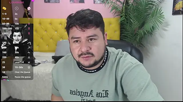 Snapshot of oso_dirty_ chatting on January 15, 2025, 5:26 pm oso dirty online show from January 15, 2025, 5:26 pm