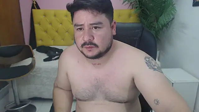 Snapshot of oso_dirty_ chatting on February 21, 2025, 5:31 pm oso dirty online show from February 21, 2025, 5:31 pm