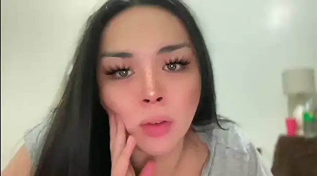 MISSANACONDA online show from February 6, 2025, 3:31 pm