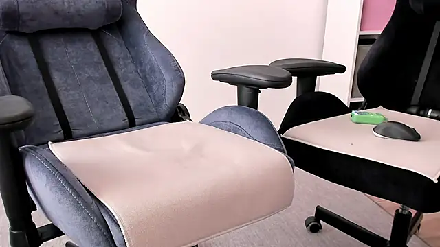 Snapshot of hotblonds chatting on March 22, 2025, 1:08 pm hotblonds online show from March 22, 2025, 1:08 pm