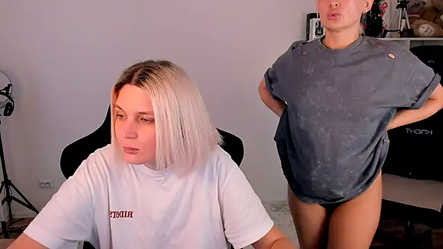 hotblonds online show from December 21, 2025, 11:06 am